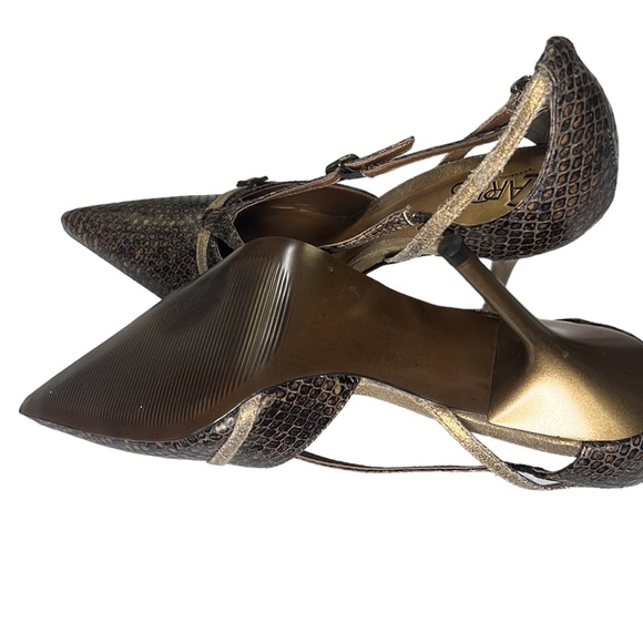 Carlos “Expose” Textured Pointed Heels - Picture 5 of 5